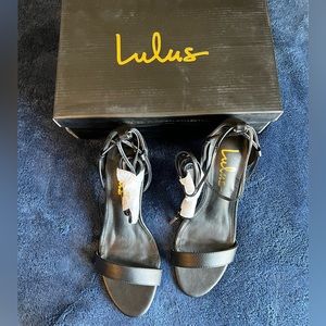 NWT - lulus kiara black heels size 7